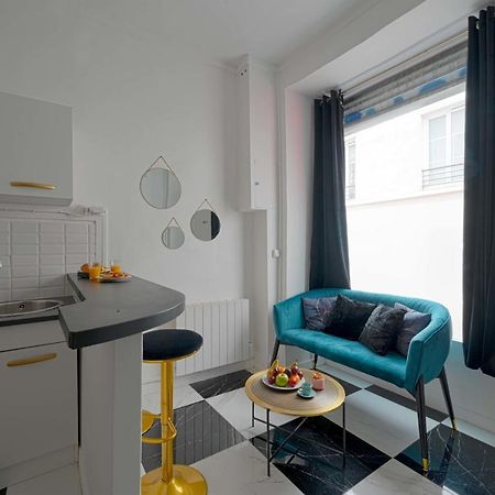Black & White - Chic & Petit Maison- Pigalle 9Eme Apartamento Paris Exterior foto