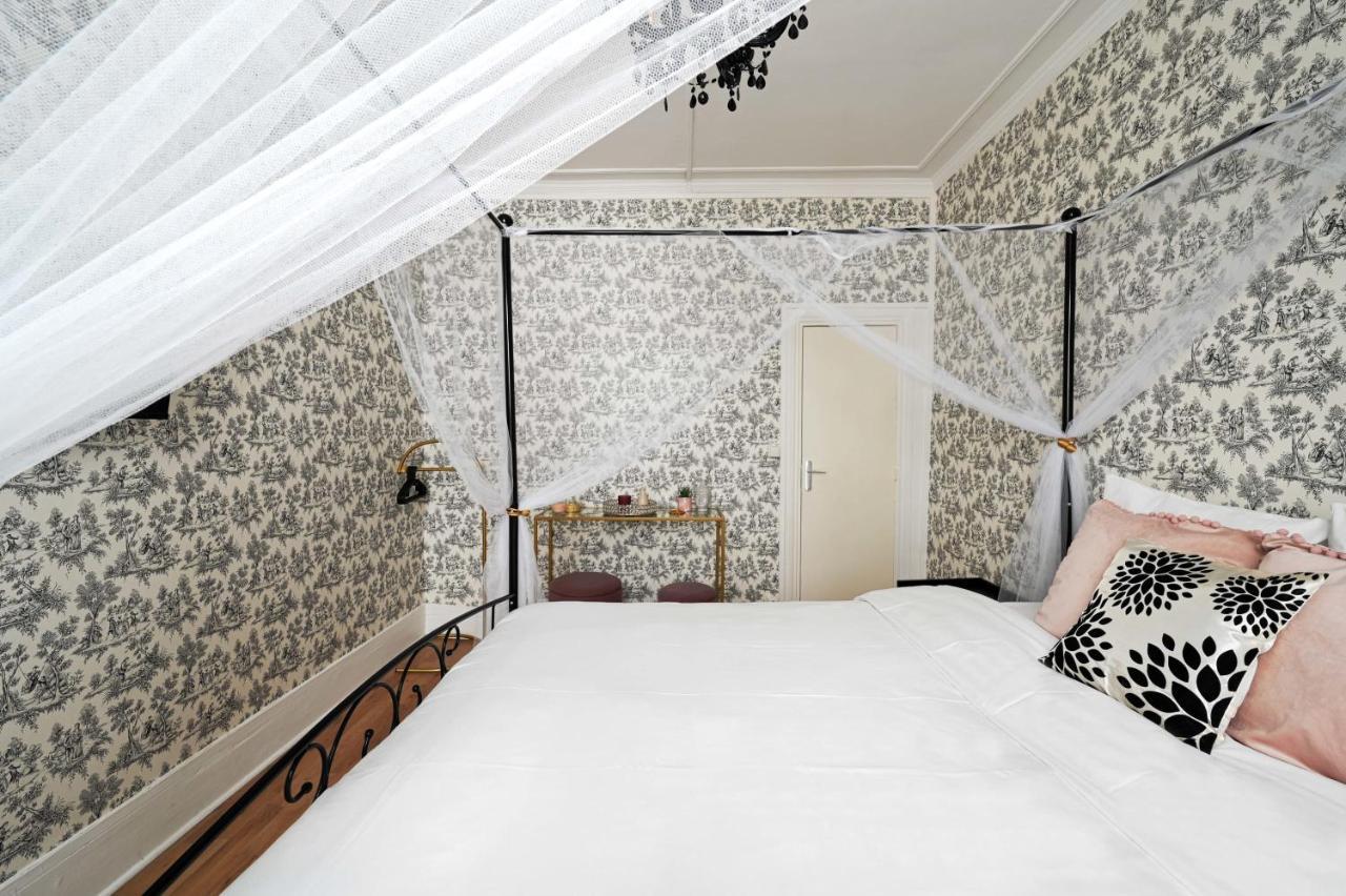 Black & White - Chic & Petit Maison- Pigalle 9Eme Apartamento Paris Exterior foto