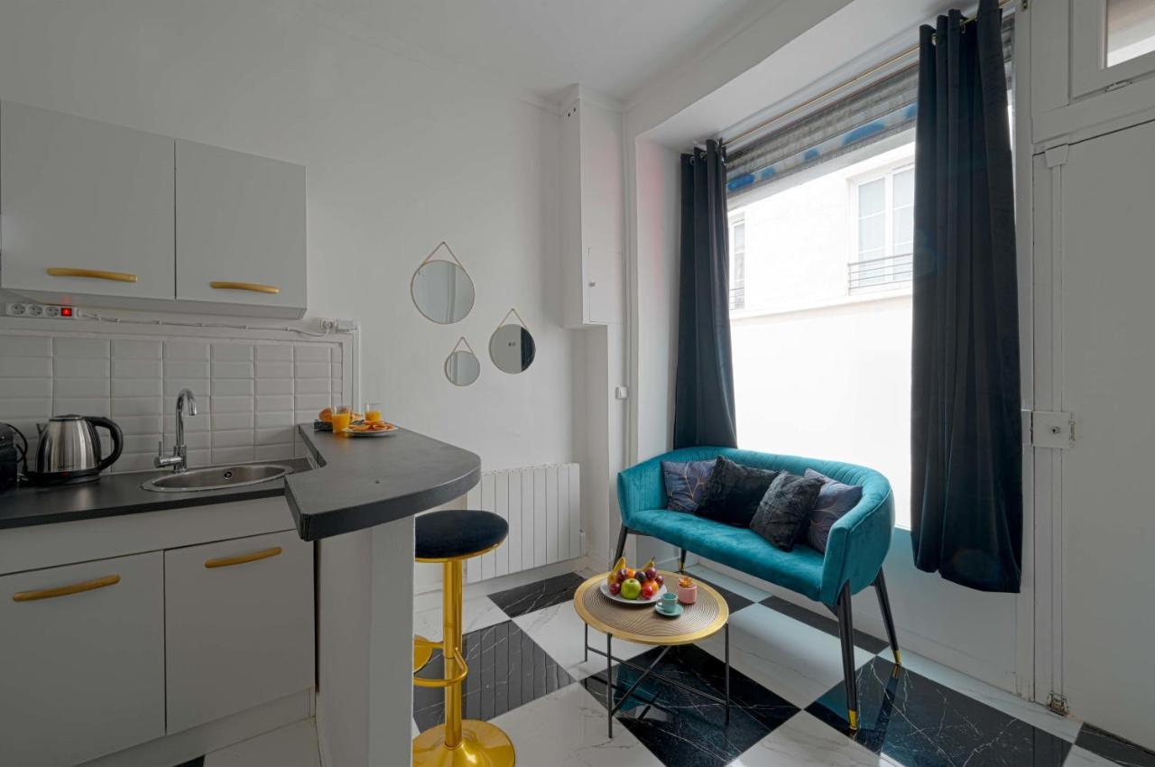 Black & White - Chic & Petit Maison- Pigalle 9Eme Apartamento Paris Exterior foto
